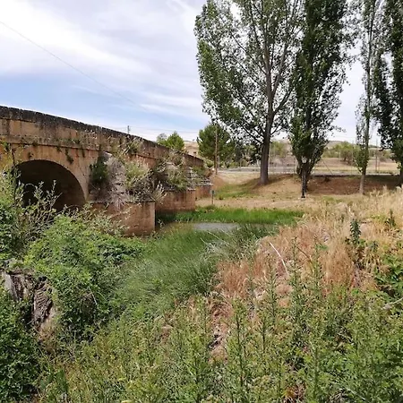 Minicasa Con Vistas A Hoces Del Rio Riaza. Holiday home Montejo de la Vega de la Serrezuela